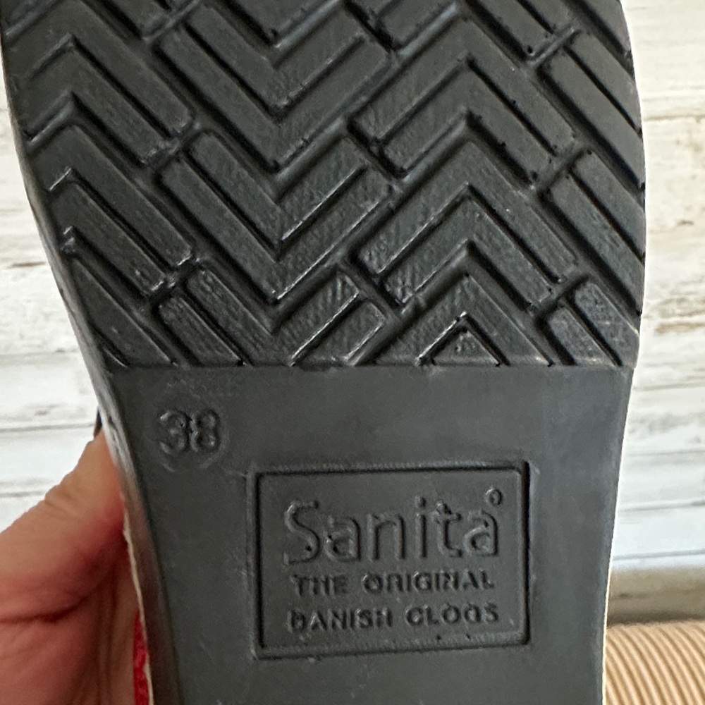 Sanita Shiny Pink Clogs - Picture 2 of 6